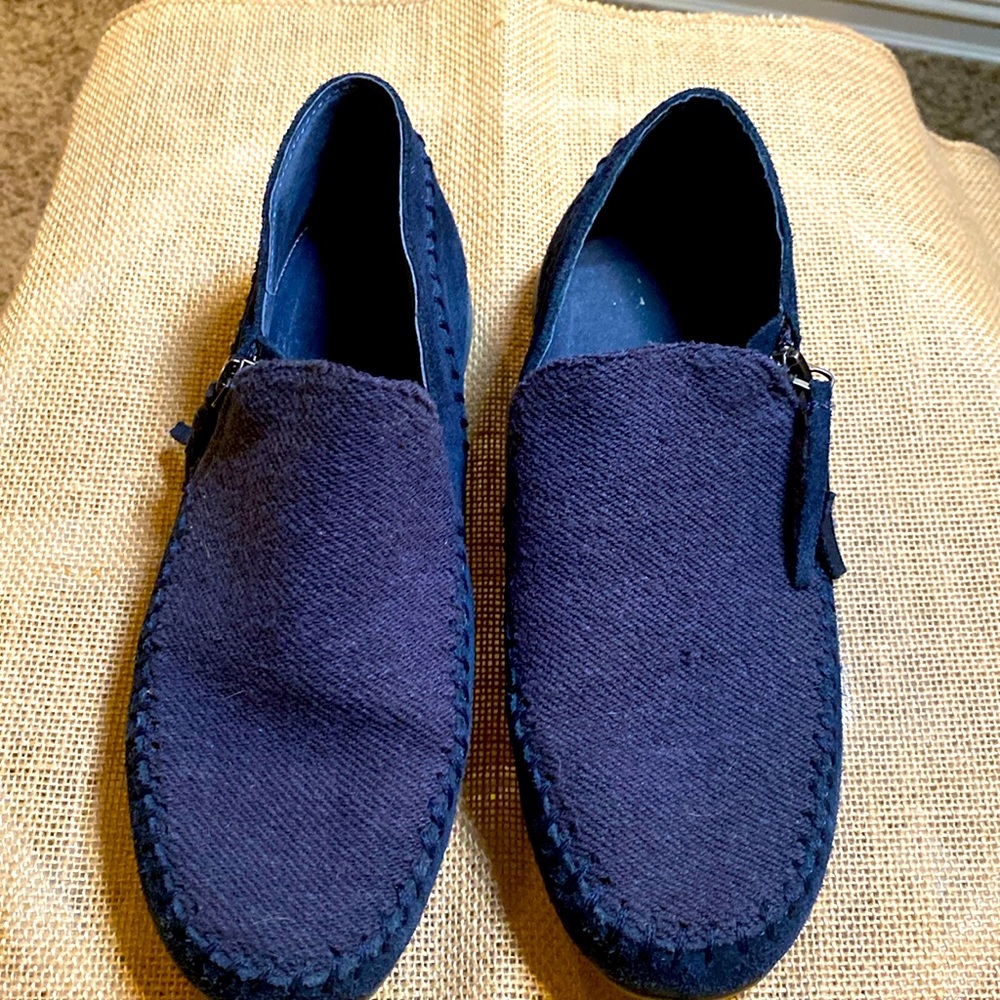 Navy blue Minnetonka